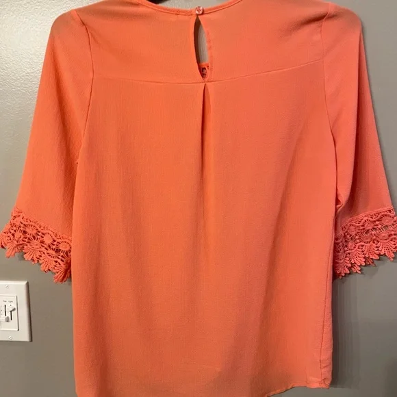 Women’s 3/4 sleeve peach blouse - Picture 2 of 4